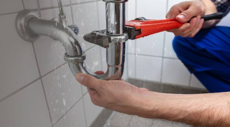 Expert burst pipe repair services in Cave Springs, AR